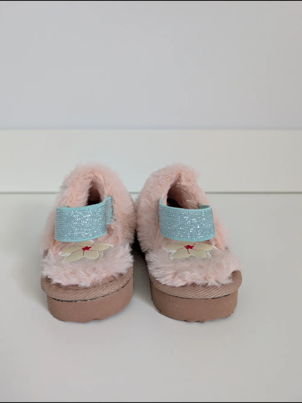 Disney Moana Plush Kids Slip-On Slippers in Peach, White and Mint Size 9